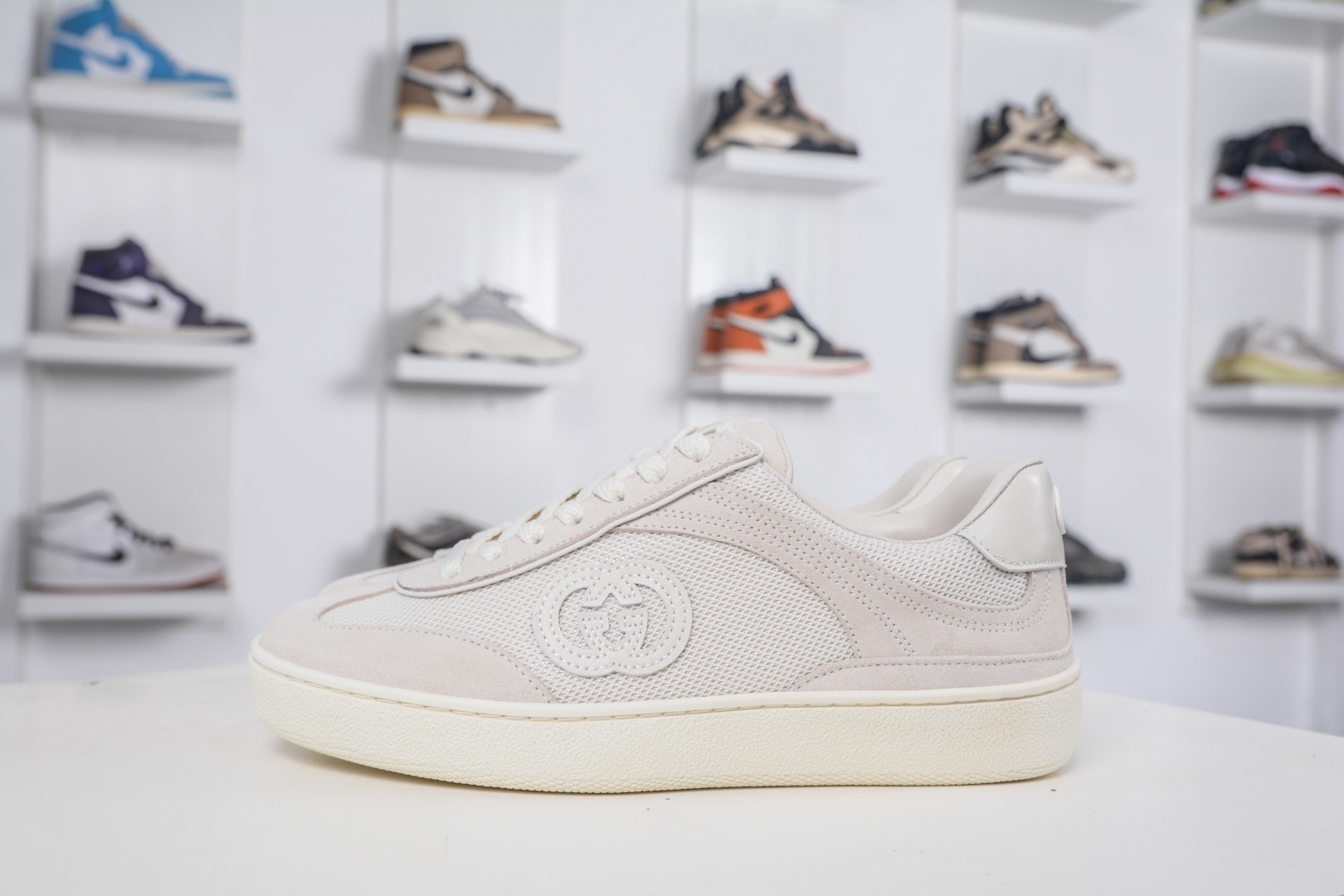 Gucci 古馳G75 圓頭系帶運動鞋
尺碼：35 36 37 38 39 40 41 42 43 44 45 46