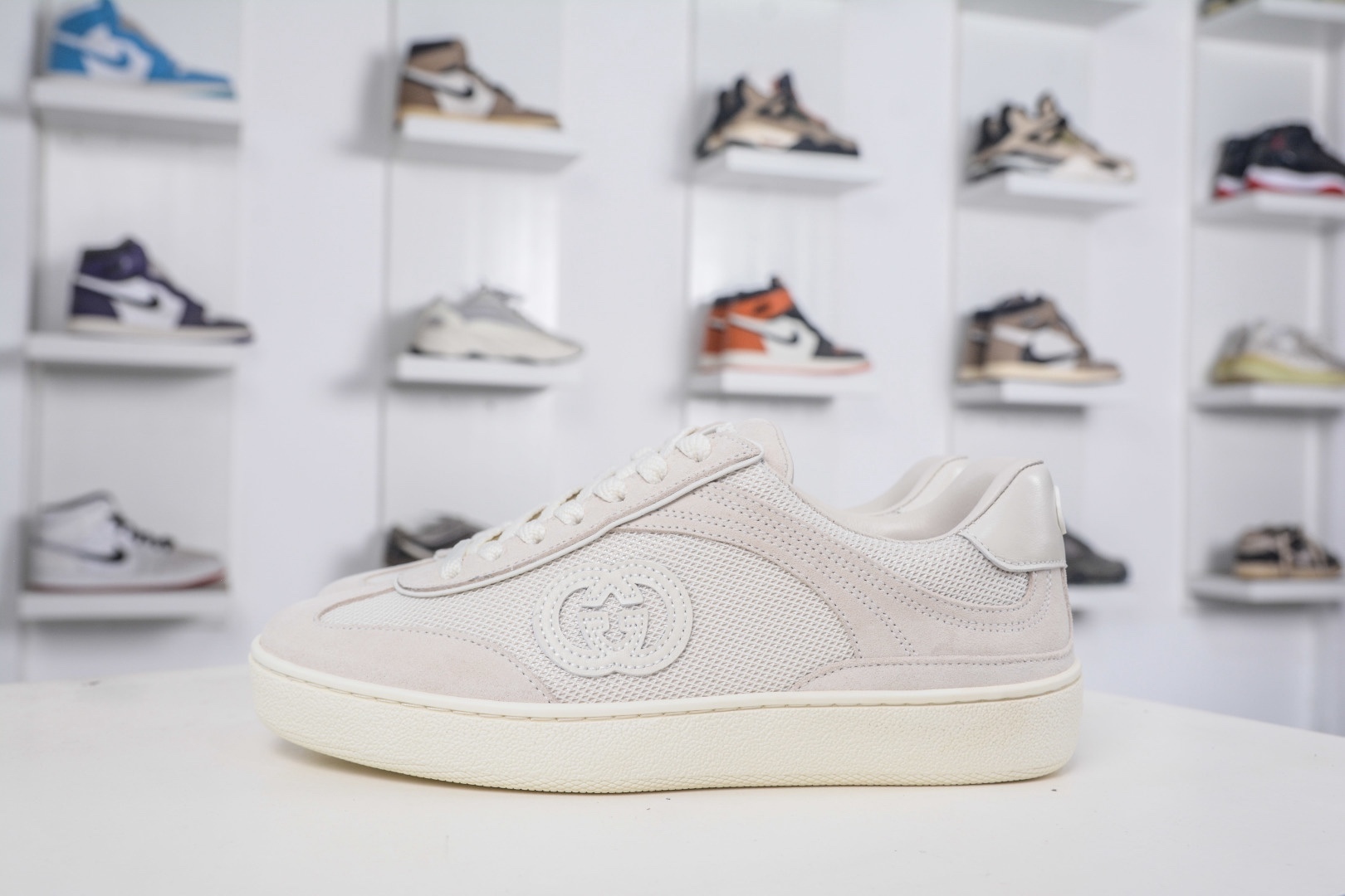 Gucci 古馳G75 圓頭系帶運動鞋
尺碼：35 36 37 38 39 40 41 42 43 44 45 46