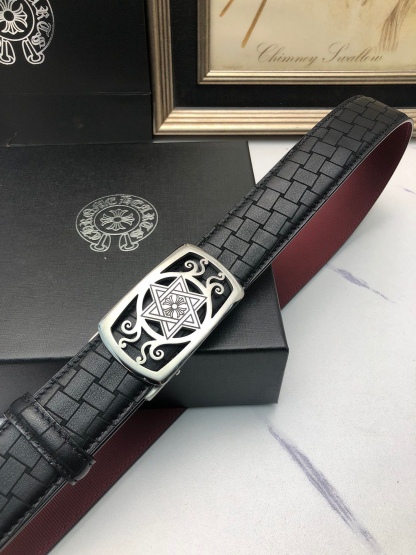 克羅星：原單頭層牛皮燙印花紋面，內襯頭層小牛皮底，搭配原單自動扣，可裁剪的自動帶，此款腰帶面雙採用意大利原定廠制進口牛皮帶身 ，對專版櫃足寬3.5