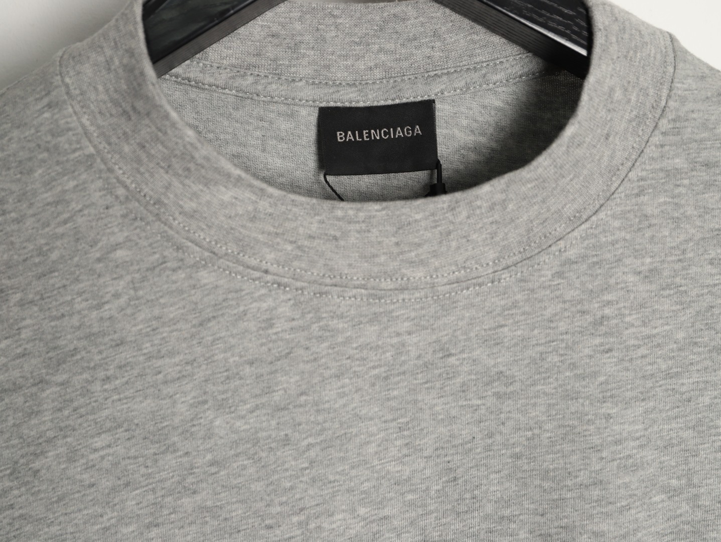 🔝BALENCIAGA巴黎世家BLCG 側邊草體字母短袖T恤
正品購入開發，40支雙紗巴黎棉210克，1*1配套十字羅紋280克，進口刺繡，面料酵洗，定制1：1商標，寬松版型
B Size：S-XL