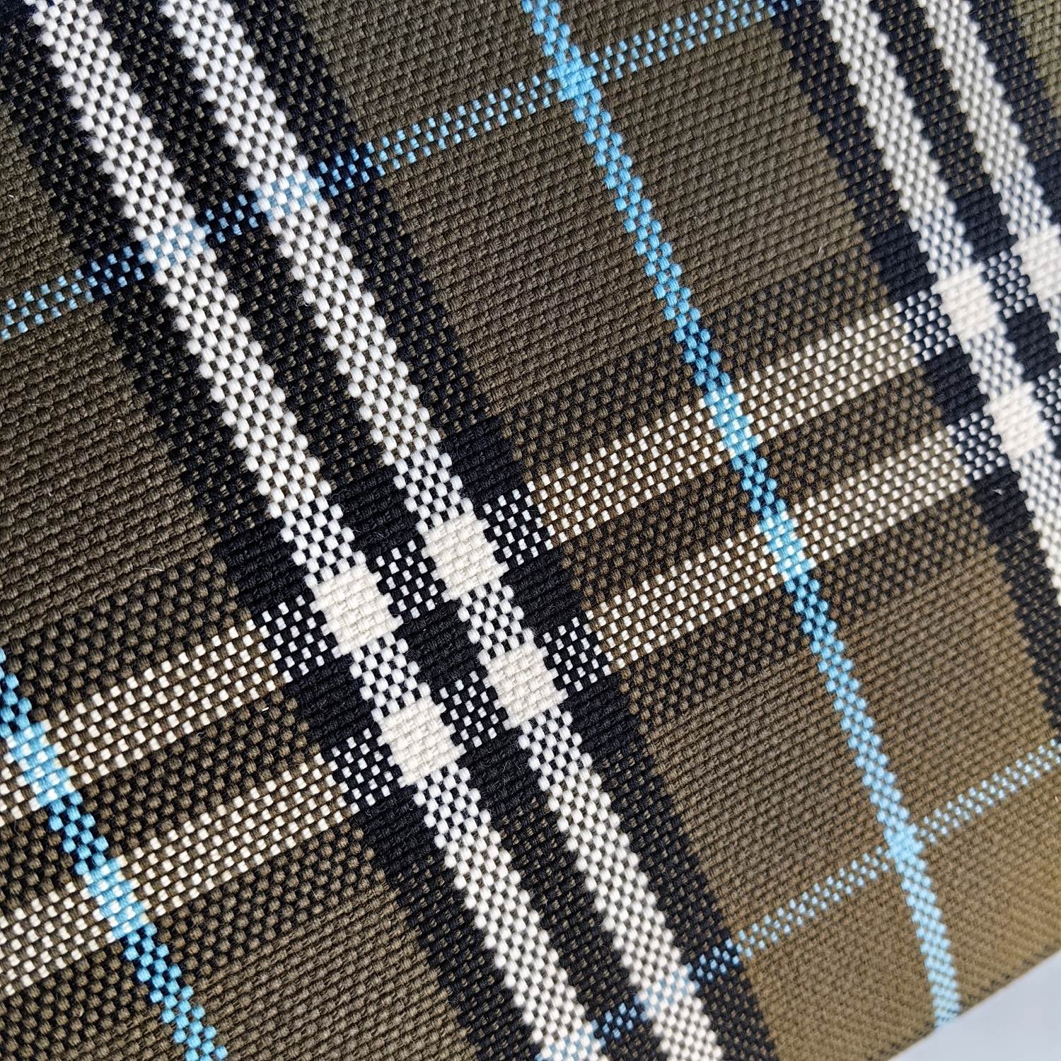 原單Burberry 格紋棉質帆布
頂部皮革提柄
敞口設計
手繪塗漆邊緣
光澤金屬配件
可拆式拉鍊收納袋
頂部皮革提柄
敞口設計
手繪塗漆邊緣
光澤金屬配件
可拆式拉鍊收納袋
商品 80783781
尺寸 51 18 29