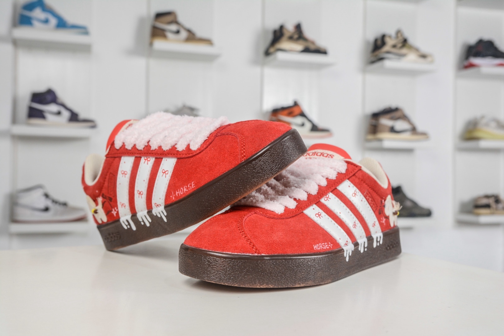 adidas VI Court CLASSIC DIY手繪塗鴉 三葉草休閒復古運動板鞋 
貨號: HQ1802
尺碼:35 36 36.5 37 38 38.5 39 40 40.5 41 42 42.5 43 44 45