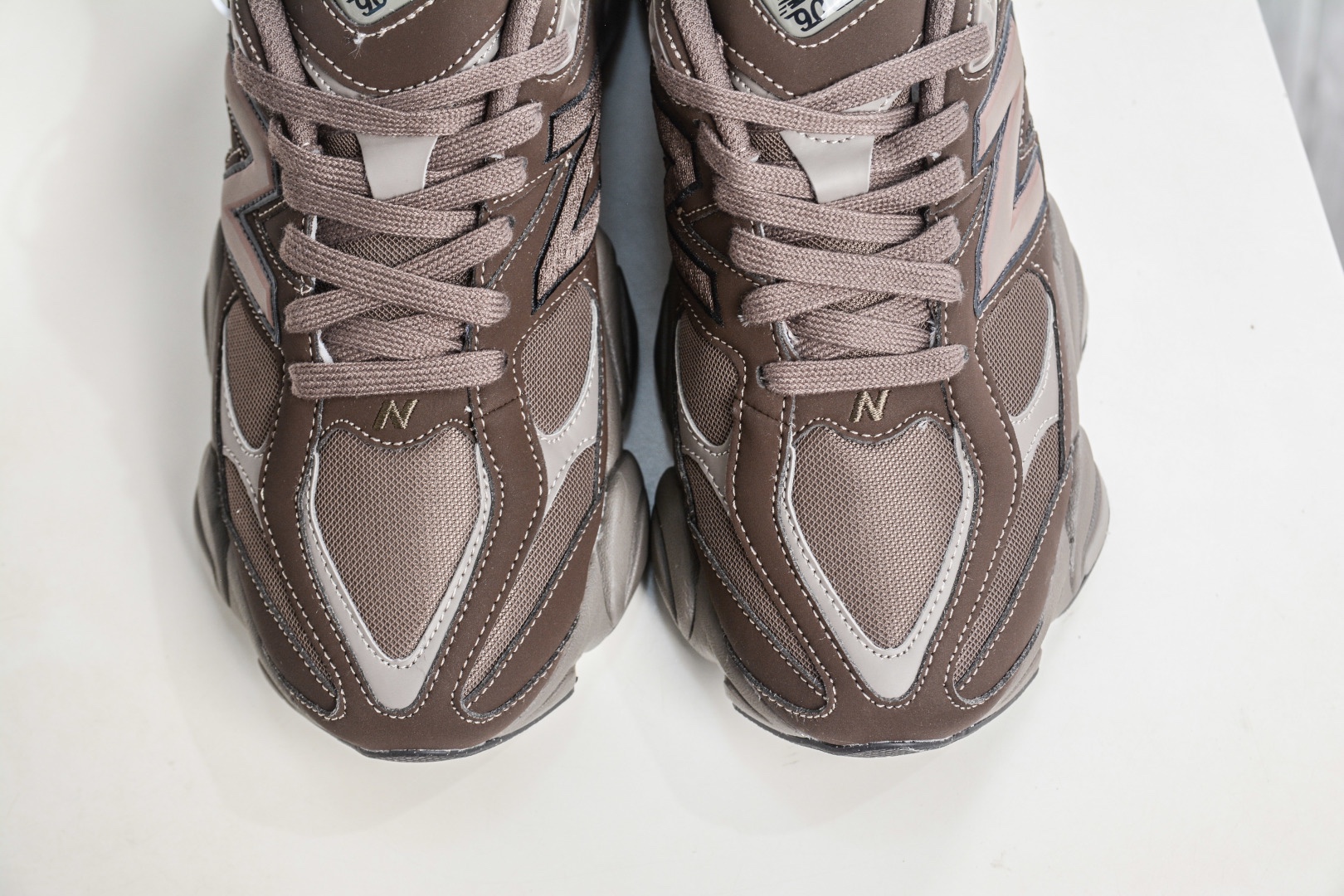 新百倫New Balance NB9060 巧克力棕 U9060493 全
Size：36 37 37.5 38 38.5 39 40 40.5 41 42 42.5 43 44 45 45.5 46.5