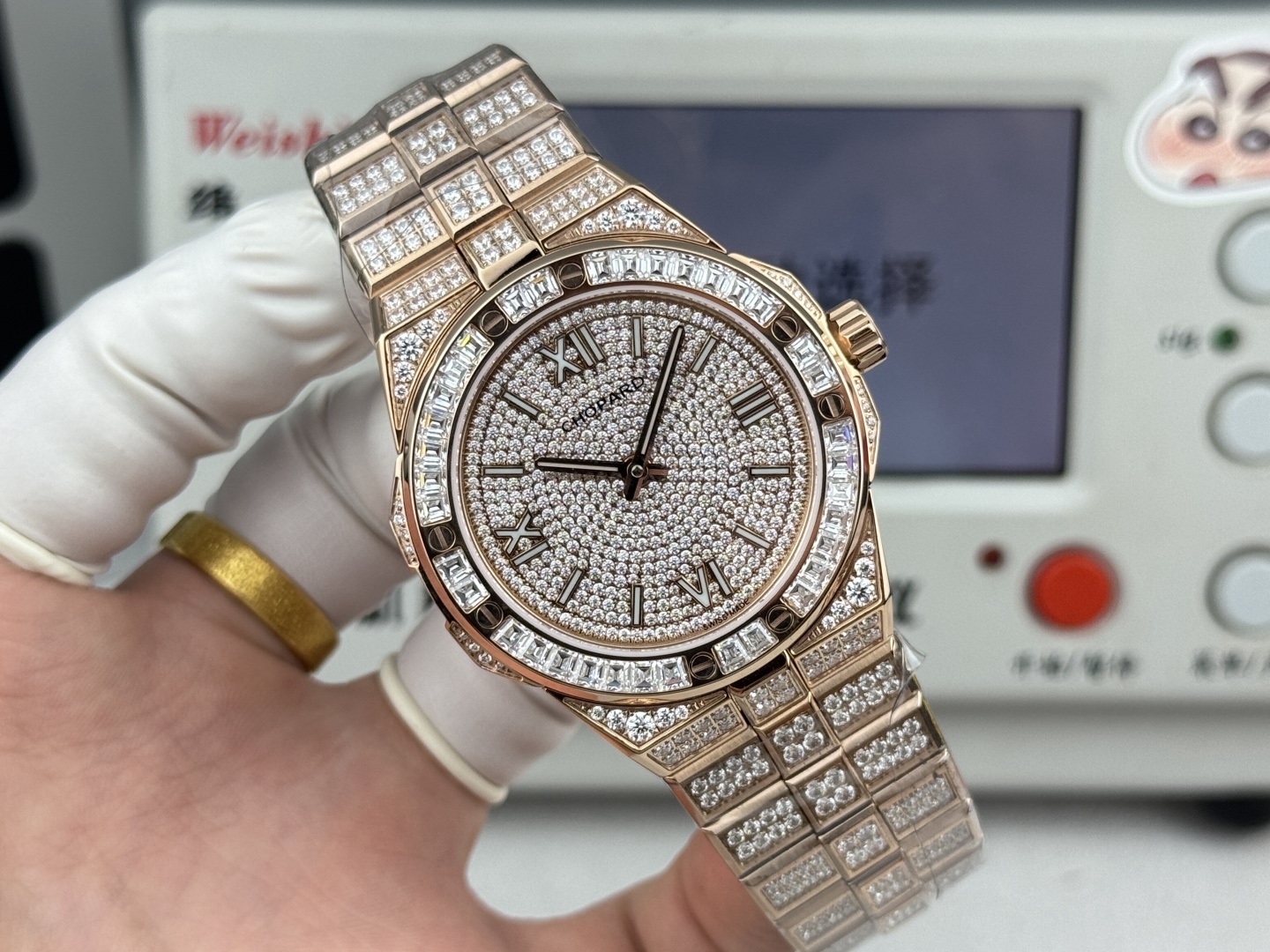 Factory 獨家力作👍
蕭邦AlpineEagle雪山傲翼系列
🌈彩T鑽🌟變色龍🦎滿天星✨限量款及隱藏款首推
如炬目光，比擬暗夜星芒⛰️於山川湖海間🌊洞見紳士願景與磅礡未來👔
尺寸：原裝一致41mmX9.7mm
機芯：9015改Chopard 01.01-c
錶鏈：獨家原版開模金磚型鏈節一體式錶鏈
岩石紋錶盤，鍍銠羅馬數字，時針及分針時標均覆以Super-LumiNova® X1級螢光塗層
致獻當代“雄鷹”，志存高遠之人在日常生活中超邁群倫，其視野啓迪人心、昇華情志。憑借遠見和決心，