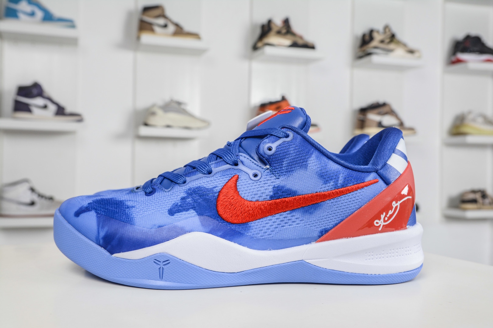 Nike Zoom Kobe VIII 馬年限定 CNY新年款 低幫復刻實戰運動低幫文化籃球鞋 內置元年緩震氣墊 
貨號: HF2793 008
Size：38 38.5 39 40 40.5 41 42 42.5 43 44 44.5 45 46