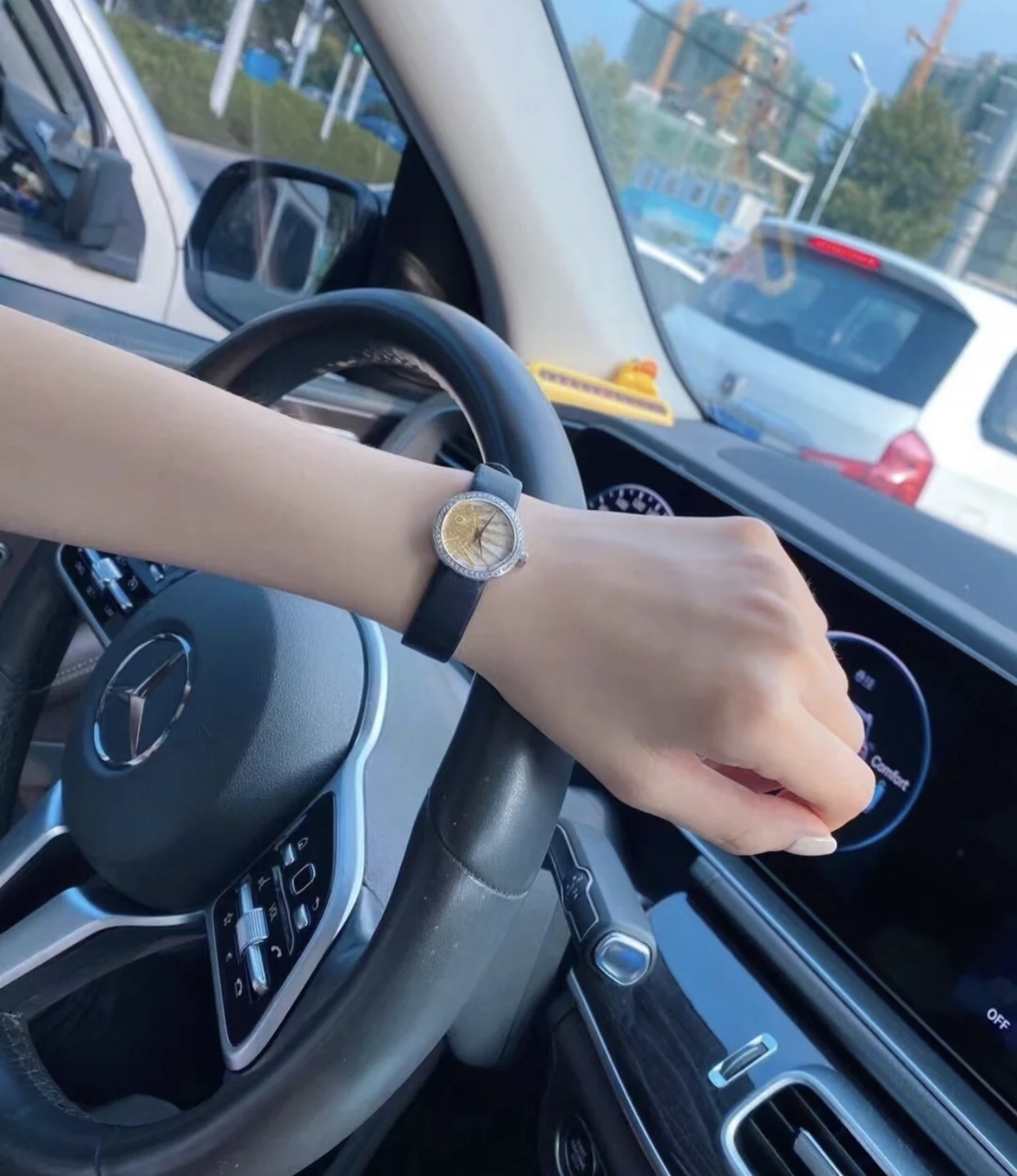 Baby同款，迪奥 简约好搭配