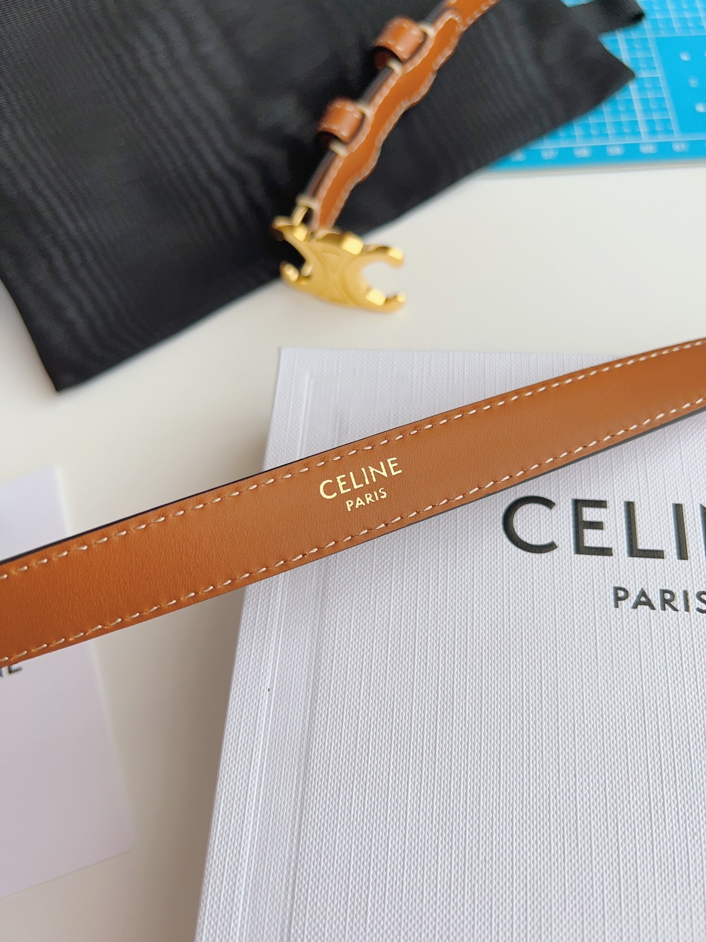 《CELINE》塞琳🇫🇷法國原廠皮料，棕色全皮 品質毋庸置疑 ，沒有更好，寬1.8cm