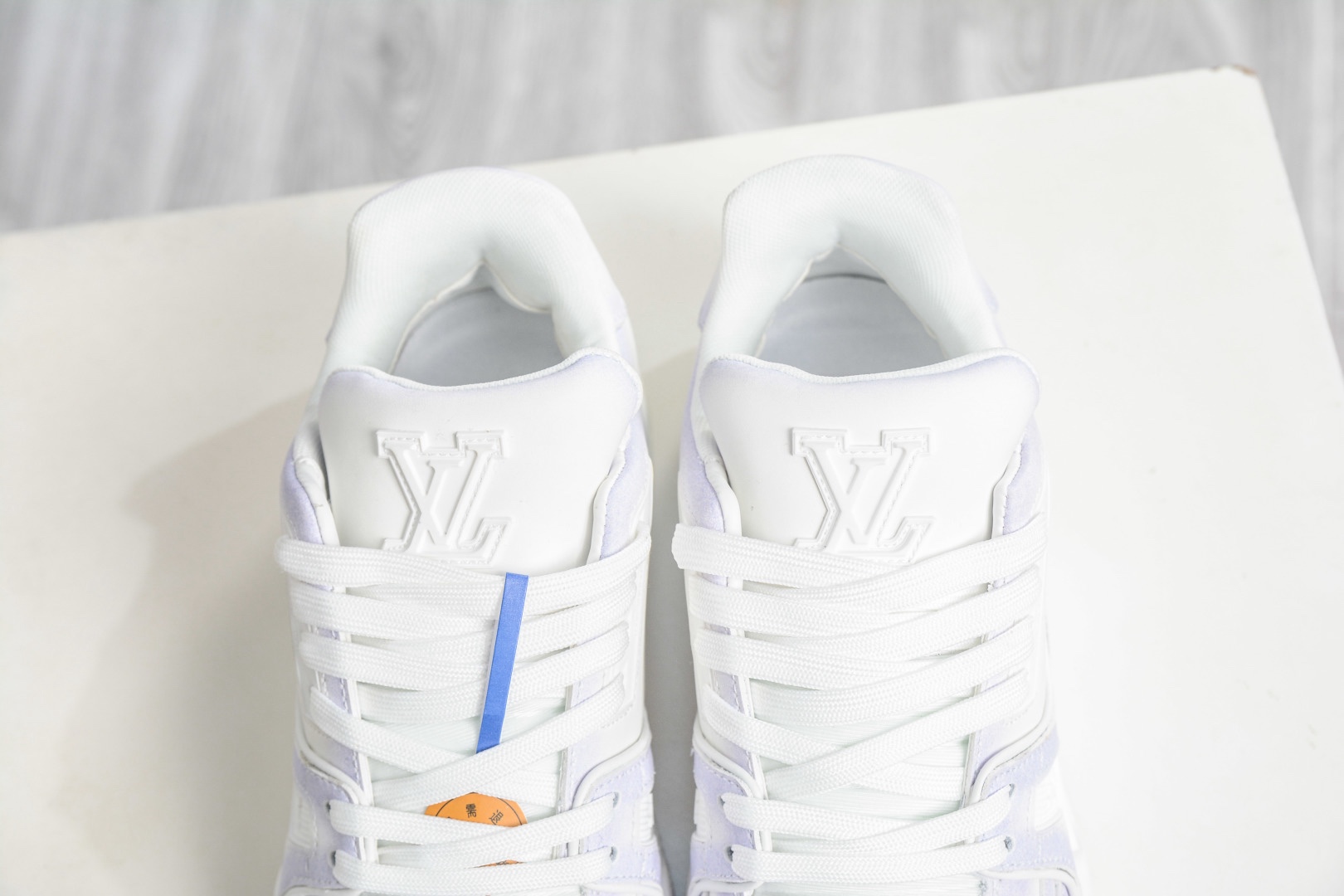 Louis Vuitton Trainer 系列板鞋 
Size：36 37 38 39 40 41 42 43 44 45 (偏大一碼）