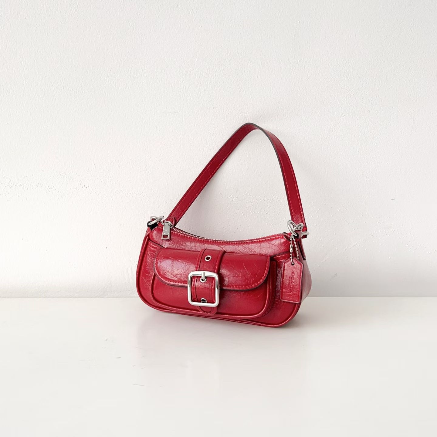 .Coa*h |Ashton Baguette12月新品新款女包 CDB13 CDB18 CDB19 超級棒 側面logo也非常精緻喲	可單肩 斜挎
尺寸19/10/9