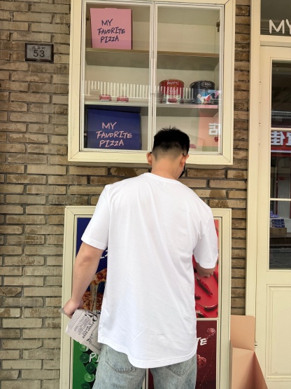 🔝SAINT LAURENT聖羅蘭SLP 小標純色徽標短袖T恤
正品購入開發，50支雙股精品賽爾棉170克，1*1拉架羅紋280克，進口刺繡，面料酵洗，定制1：1商標，寬松版型
B Size：S-XL