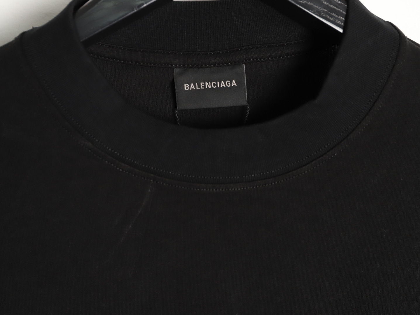 🔝BALENCIAGA巴黎世家BLCG 側邊草體字母短袖T恤
正品購入開發，40支雙紗巴黎棉210克，1*1配套十字羅紋280克，進口刺繡，面料酵洗，定制1：1商標，寬松版型
B Size：S-XL