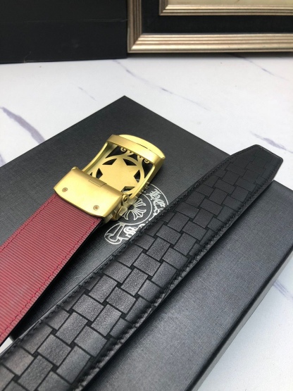 克羅星：原單頭層牛皮燙印花紋面，內襯頭層小牛皮底，搭配原單自動扣，可裁剪的自動帶，此款腰帶面雙採用意大利原定廠制進口牛皮帶身 ，對專版櫃足寬3.5