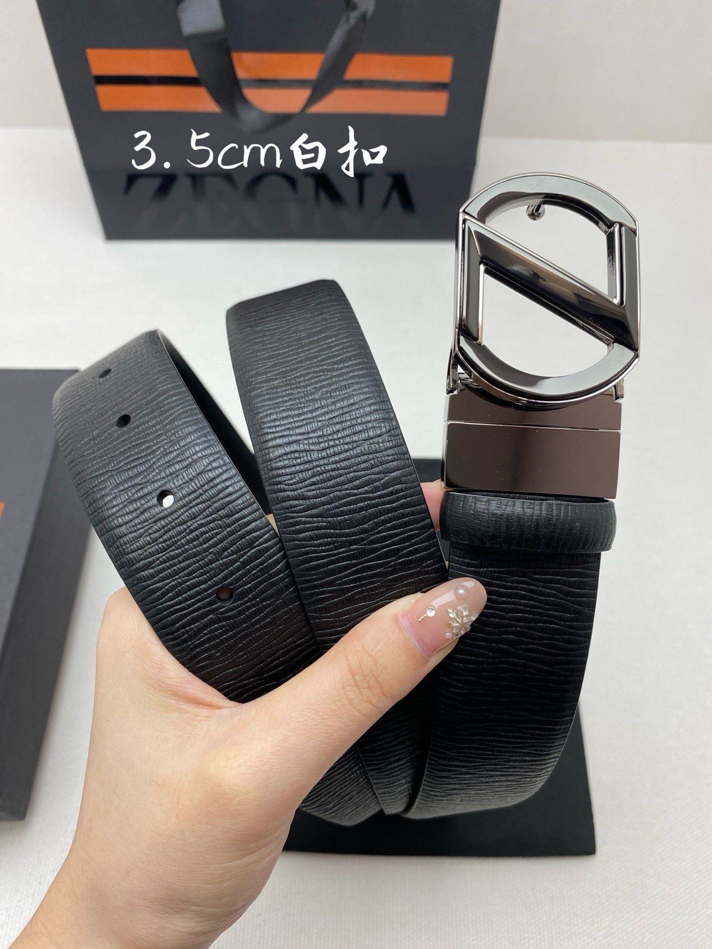 傑尼亞男士腰帶- 寬度35MM 精品扣精工打造  進口小牛皮 獨特設計工藝 手感柔軟 可以裁剪