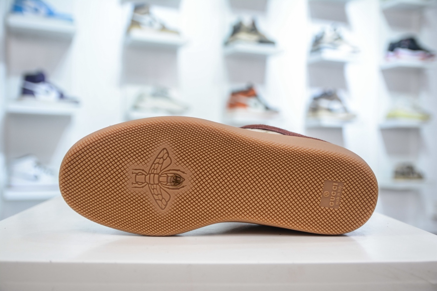 Gucci 古馳G75 圓頭系帶運動鞋
尺碼：35 36 37 38 39 40 41 42 43 44 45 46
