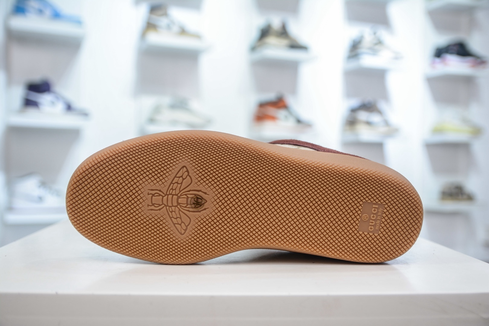 Gucci 古馳G75 圓頭系帶運動鞋
尺碼：35 36 37 38 39 40 41 42 43 44 45 46