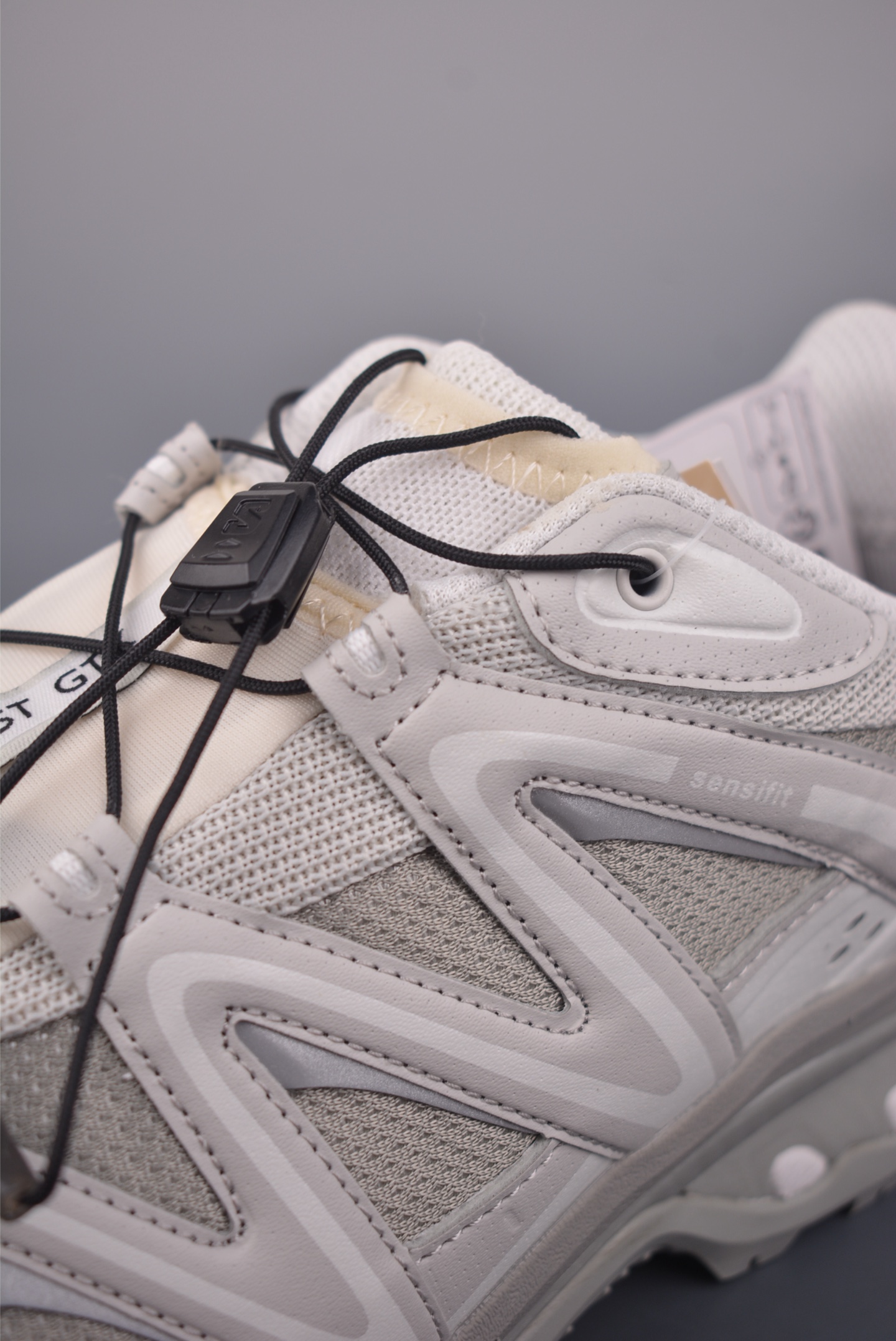 薩洛蒙 Salomon XT 
QUEST GTX 探索者系列 
潮流越野機能戶外休閒運動跑步鞋
官方貨號: 474296
尺碼：36 36.5 37 38 38.5 39 40 40.5 41.5 42 42.5 43 44 44.5 45