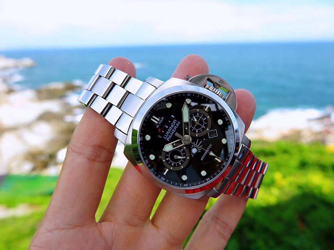 升級版【最高版本】沛納海 動能儲備顯示🌙日月星辰 意大利皇家海軍指定〖專用表〗以精密機械及卓越品質著稱 原裝進口多功能9100全自動機芯 擁有 月份 星期 日期 專用超強夜光 深度潛水功能 結合意大利設計風格和瑞士的專業技術 成為運動 休閒領域中的高檔腕表 品位人士爭相收藏的精品 (尺寸44x12)(一表一卡一專用按健筆)