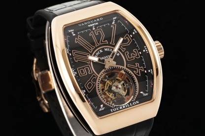 RMS 最新款 頂級復刻 法蘭克穆勒V45 Vanguard陀飛輪系列 歷時多年研發機芯 
1 1:1 超級復刻原裝複雜法穆蘭陀飛輪機芯 細節完美到位 打造正品機芯獨具的雙發條盒 超薄工藝 
2超長72小時動力儲存 告別每天手動上鏈 高端玩家的定制款 把頭上鏈30個半圈 發條盒為滿 不需要過度上鏈 
3 千錘百鍊 316L精鋼表殼 超薄表殼 與原裝一致厚度 彎曲弧度 更加貼合手腕 佩戴舒適 
4 純正進口意大利小牛皮 貼合手感品質一流的進口氟橡膠錶帶 與正版全完通用互換
5瑞士工程師 原版機芯拆解 一比一