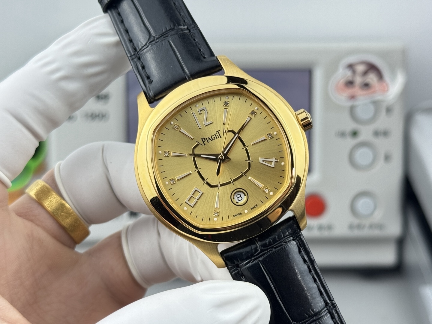 熱賣款🔥🔥🔥！方形殼—在推出新面孔—更別緻—更有型—經典
品牌：伯爵(方正卓絕 精緻之作）爆賣款🎉🎉🎉
類型：精緻款男士腕表（卓越）有轉必賣
錶帶：真牛皮&316L錶帶（舒適）大氣磅礡
機芯：超頂級機械2824機芯（穩定）
材料：礦物質超強鏡面（耐磨）
大氣風範 無限渴望 特別創意 載譽上市
尺寸：直徑42mm厚10mm榮譽
新款上市！歡迎轉載！