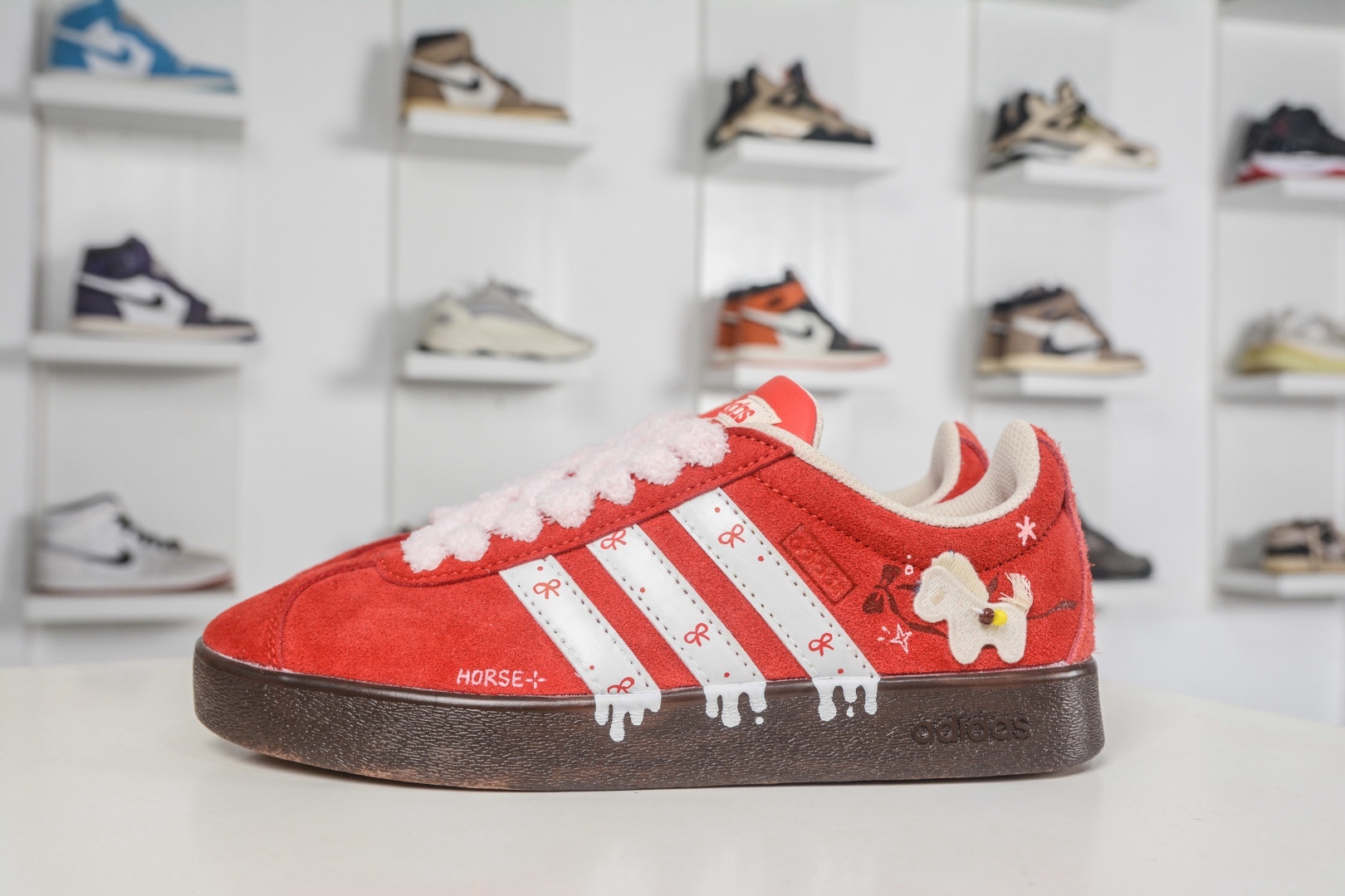 adidas VI Court CLASSIC DIY手繪塗鴉 三葉草休閒復古運動板鞋 
貨號: HQ1802
尺碼:35 36 36.5 37 38 38.5 39 40 40.5 41 42 42.5 43 44 45