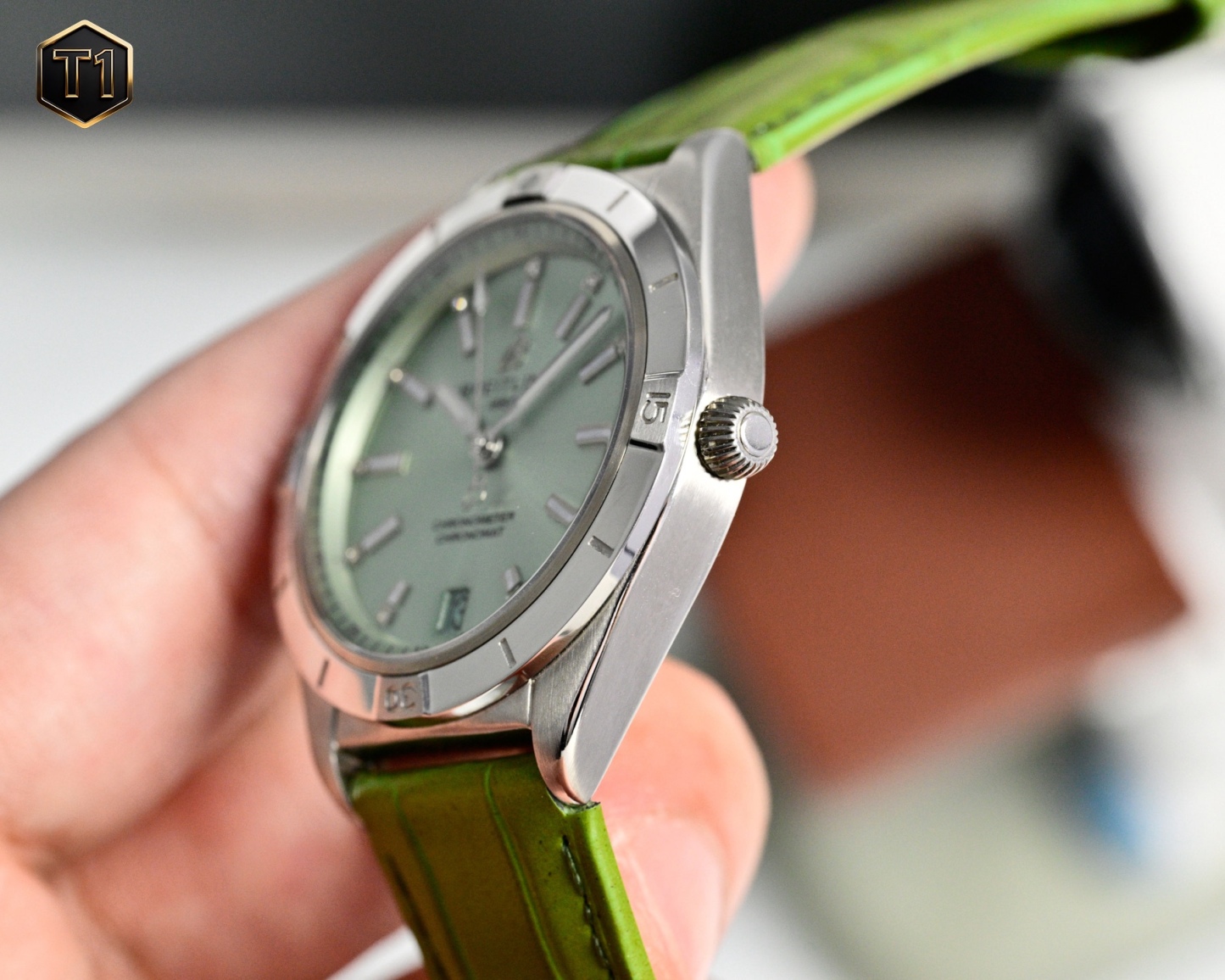 GTR  百年靈新款橫空出世（推出新高度）
全新百年靈機械計時腕表-南海膠囊系列
(chronometer Automatic 36mm)特別版
1⃣️現代復古風格讓您在人群中脫穎而出，打破沈悶，有溫度又不失浪漫！
2⃣️這款優雅的現代復古靈感腕表適合想在人群脫穎而出的女士。（男士也可佩戴，膠囊系列市面最薄的中性款。）
3⃣️融合優異性能和造型美感，時尚而優雅，適合各種場合，多種金屬表殼可供選擇，同時也有鑲嵌彩色寶石鑽，從炫酷的精鋼材百搭雙色間金乃至豪華紅金，一應俱全，時標和多姿多彩錶盤。
4⃣️搭載