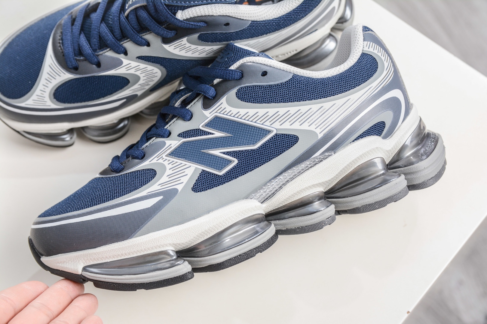 New Balance NB2000 舒適百搭防滑耐磨低幫 休閒跑步鞋
貨號：U20001PB
Size：36-46.5