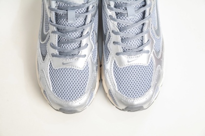 NK Air Zoom Vomero 20 經典復古潮流運動跑鞋 
貨號：HF9149 109
SIZE：36 36.5 37.5 38 38.5 39 40 40.5 41 42 42.5 43 44 45