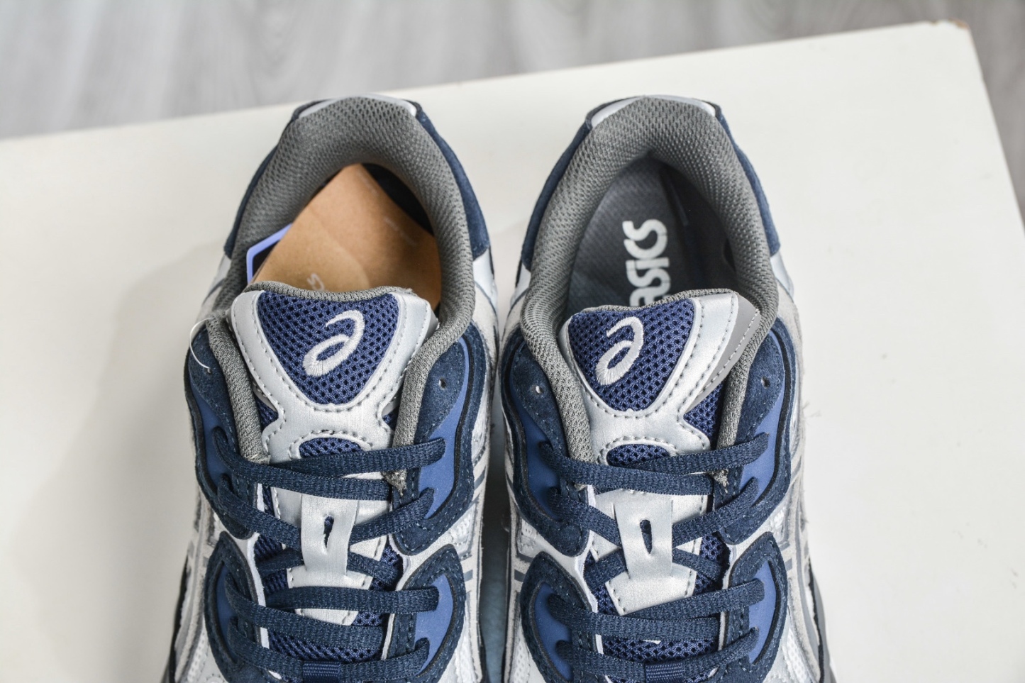 Asics Gel-NYC 亞瑟士運動休閒透氣專業跑鞋
貨號: 1201A789 100
尺碼：36 37 37.5 38 39 39.5 40 40.5 41.5 42 42.5 43.5 44 45 46 47.5