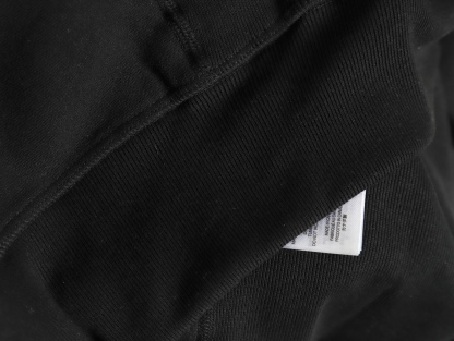 Supreme FW24 WEEK17 Box Logo Hooded Sweatshirt 胸前徽標刺繡logo口袋連帽衛衣帽衫
面料460克 高克重 面布質感強 韌性好 衣服收針處都有打套結（起到加固 久穿不變形 市面普通版本是沒有的哦） 歡迎對比 品質保證
F 尺碼：S M L XL