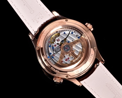 V+ Factory出品
【市場最高版本】JL積家 各路大咖都叫它大醜 其實賦予的是極高贊美 論品味與外觀 在鐘錶界有著舉足輕重的地位 戴出去怎麼都是長臉 各種彰顯品味 Master 地理學家大師系列 Q1428421 復刻版全新升級 多功能腕表 升級Cal.939A機芯 打磨效果更近原裝 升級軸 自動陀為玫金邊 字面紋路清晰 功能：日期顯示 雙時區 動力儲備顯示 316L精鋼  直徑42mm  原裝折疊扣！V+ Factory匠心之作 值得你擁有！