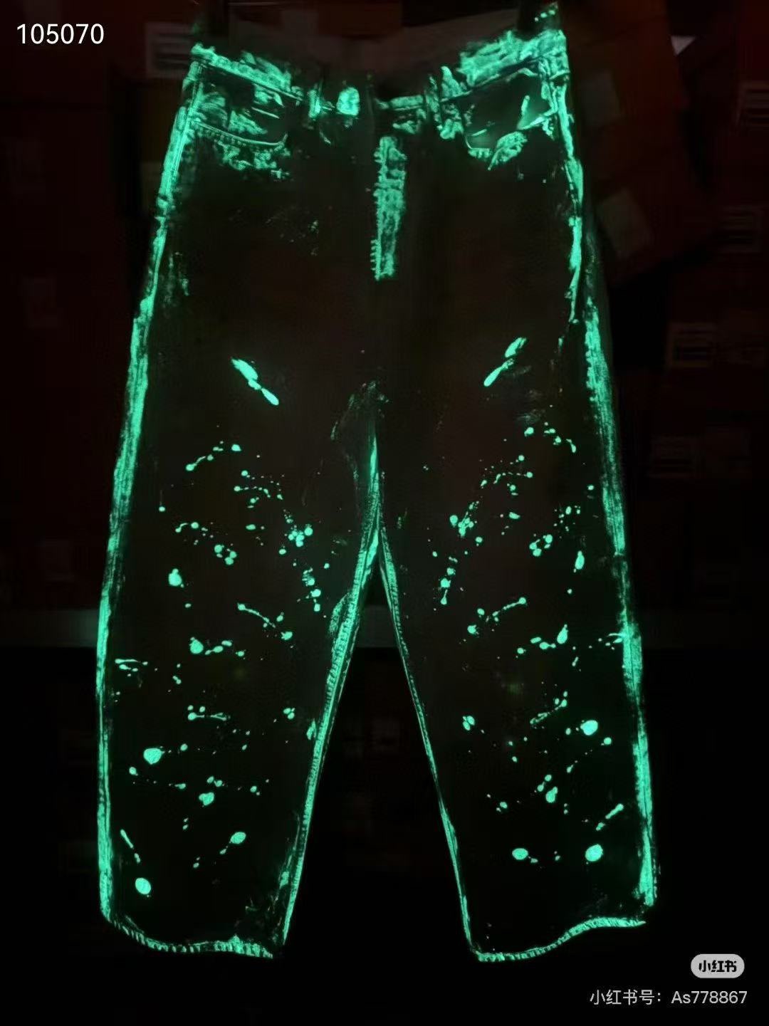 Acnestudios 1981M25ss不規則做舊手工夜光牛仔褲
重工做舊 泥染塗料廢土系列 在燈光強光照射下螢光粉塗料.男女同款
J 碼數：XS.S.M.L.