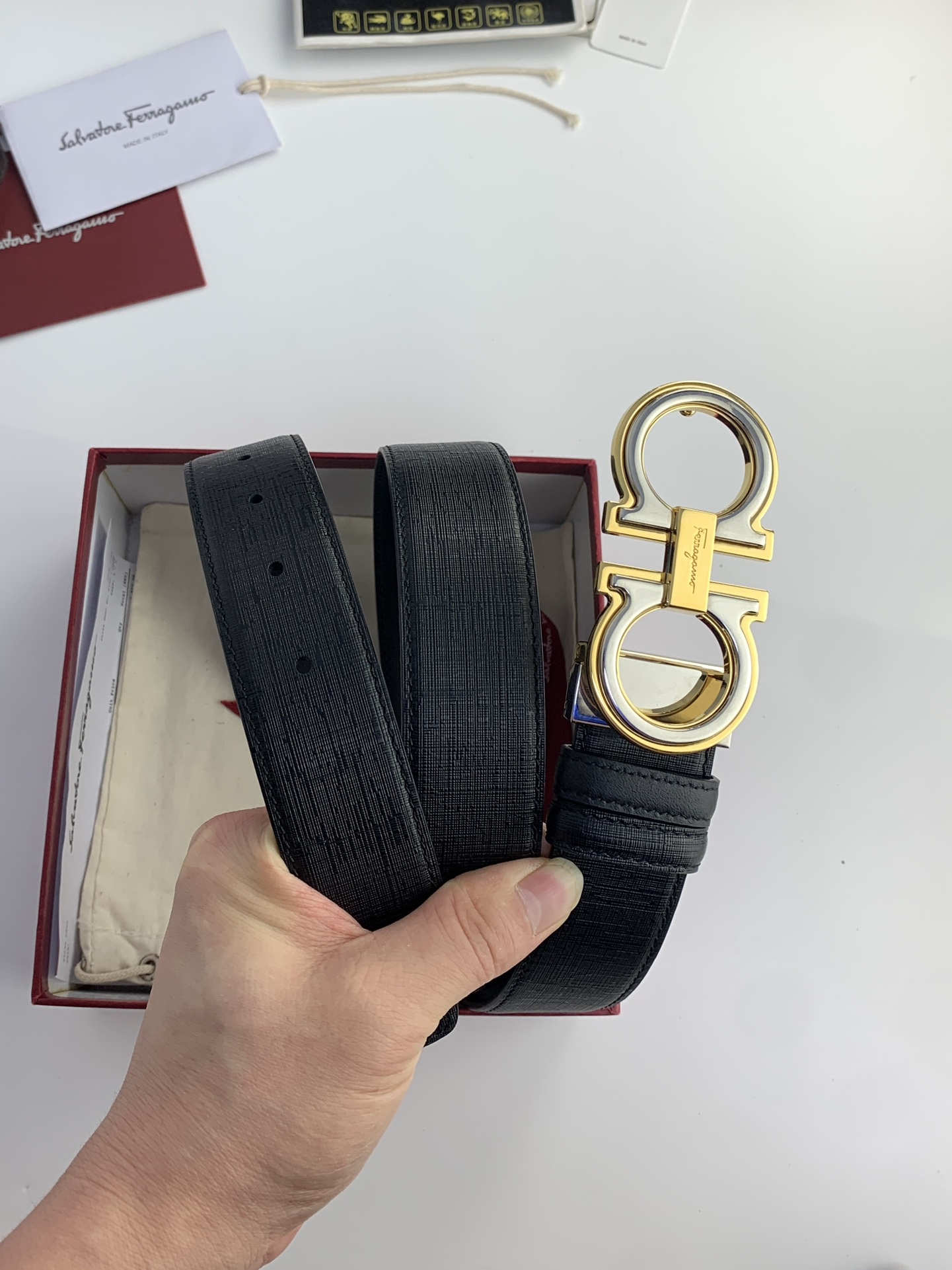 〖F家〗2023最新款全新配色，雙面可用，搭配新款純銅扣8字扣，打造高雅考究的造型。寬3.5cm，長度可調節，達到量身定制般的修身效果。