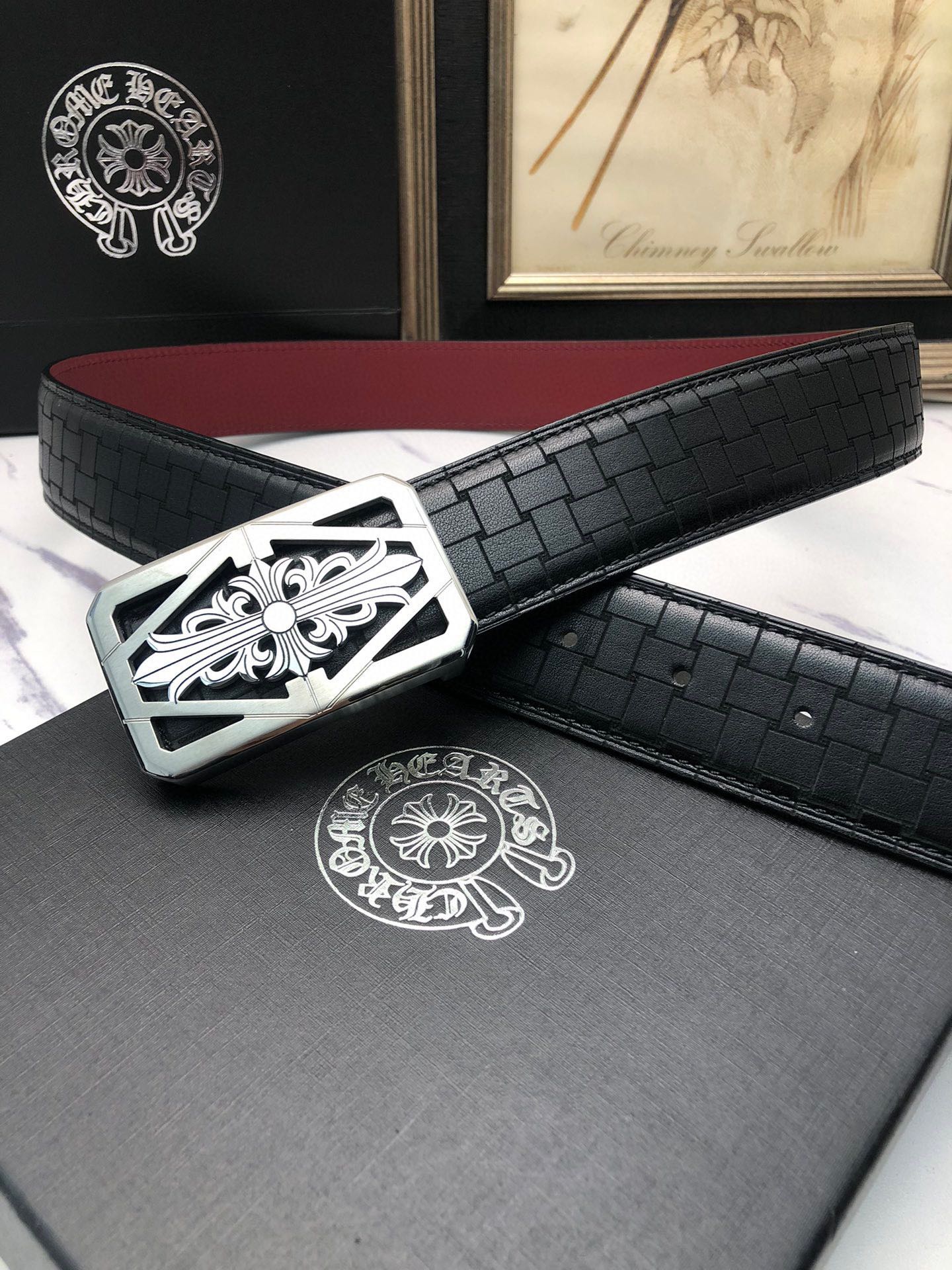 克羅星：原單頭層牛皮燙印花紋面，內襯頭層小牛皮底，搭配原單自動扣，可裁剪的自動帶，此款腰帶面雙採用意大利原定廠制進口牛皮帶身 ，對專版櫃足寬3.5