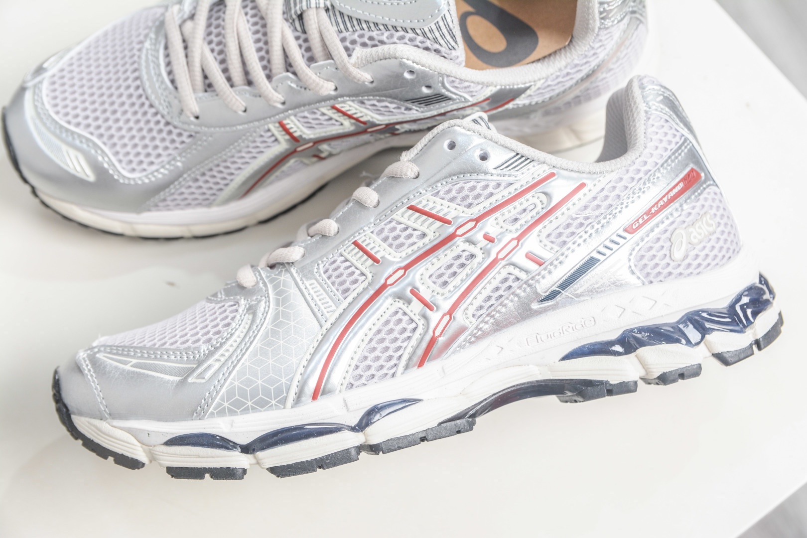 Asics Gel-Kayano 12.1 亞瑟士百搭休閒運動慢跑鞋 
貨號：1203A905 020
Size：36-47