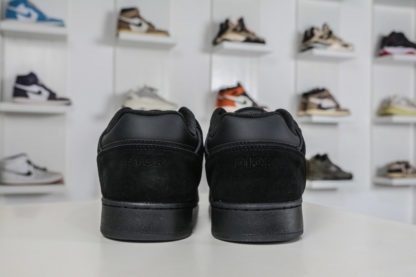 迪奧/Dior B27 Oblique Galaxy Low Top Sneakers B27系列低幫復古真皮百搭運動休閒板鞋 
貨號：3SN272ZIR16536
尺碼：38 39 40 41 42 43 44 45 46