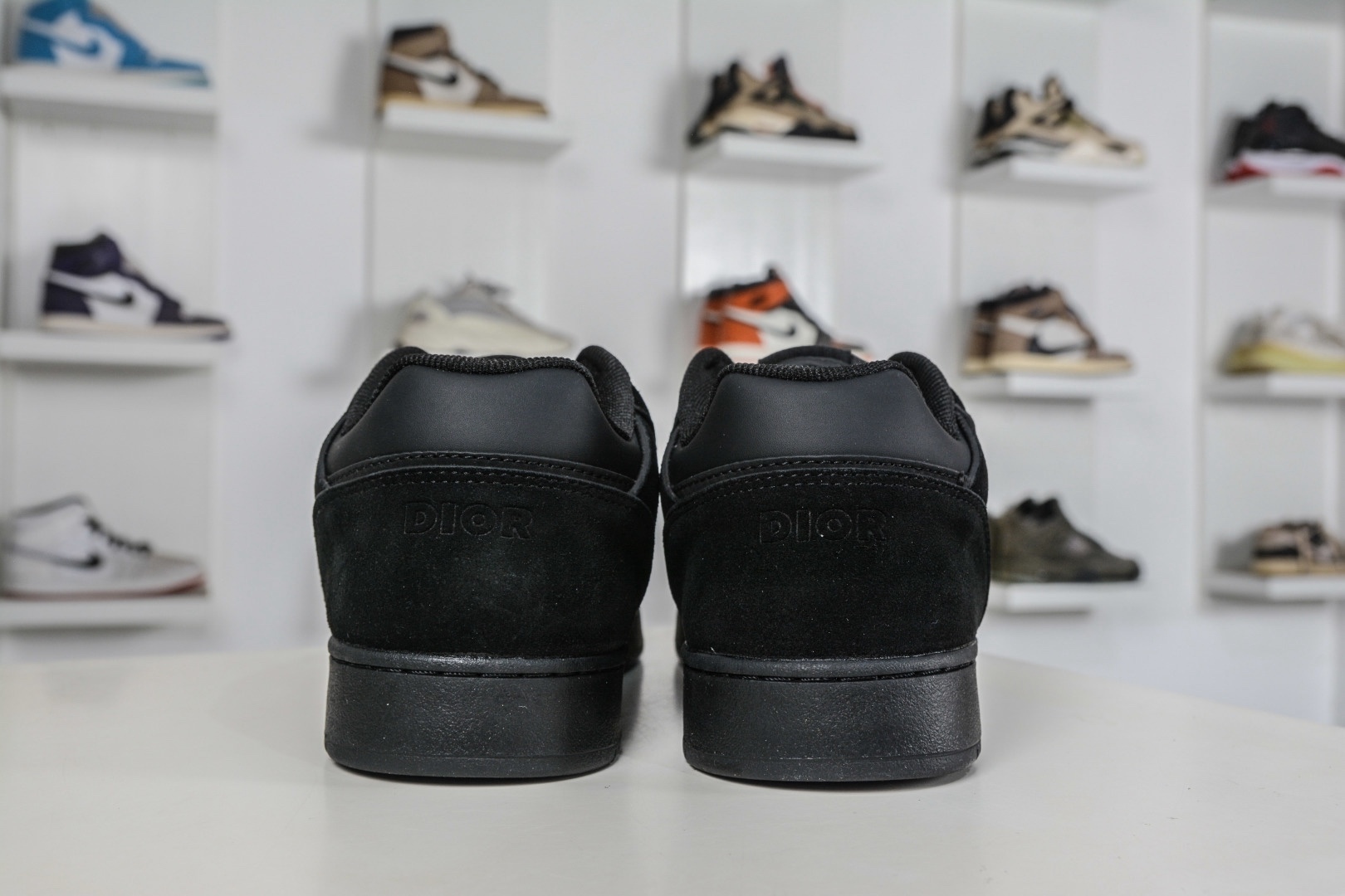迪奧/Dior B27 Oblique Galaxy Low Top Sneakers B27系列低幫復古真皮百搭運動休閒板鞋 
貨號：3SN272ZIR16536
尺碼：38 39 40 41 42 43 44 45 46