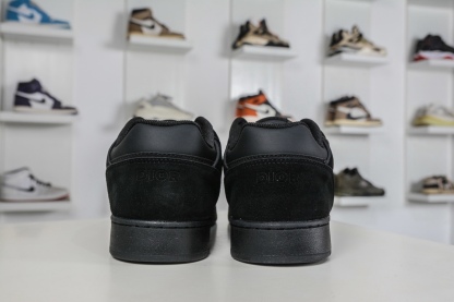 迪奧/Dior B27 Oblique Galaxy Low Top Sneakers B27系列低幫復古真皮百搭運動休閒板鞋 
貨號：3SN272ZIR16536
尺碼：38 39 40 41 42 43 44 45 46