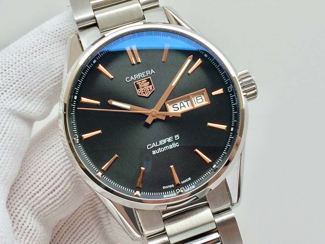 TAG泰格豪雅 卡萊拉系列WAR201A.FC6266 商務休閒款 中英文雙歷腕表 41毫米直徑 搭載2836 自動機械機芯 316L精鋼可配真皮錶帶 原裝折疊扣。TAG泰格豪雅 卡萊拉系列WAR201A.FC6266 商務休閒款 中英文雙歷腕表 41毫米直徑 搭載2836 自動機械機芯 316L精鋼可配真皮錶帶 原裝折疊扣。