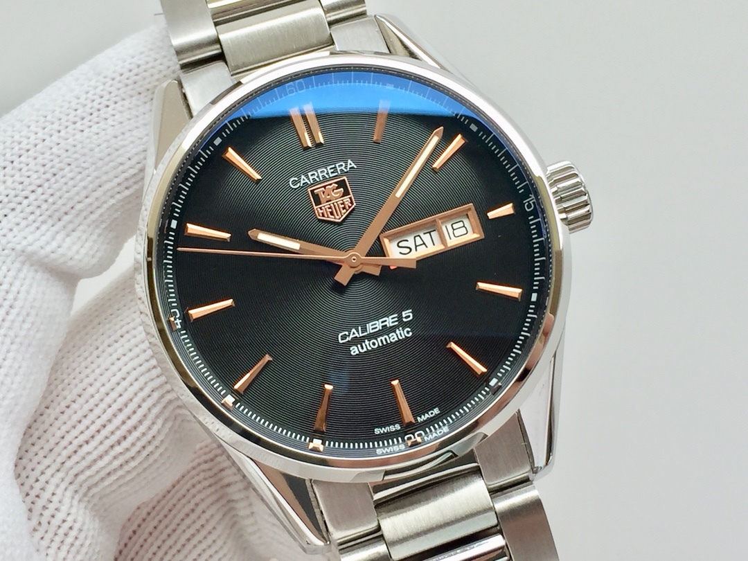 TAG泰格豪雅 卡萊拉系列WAR201A.FC6266 商務休閒款 中英文雙歷腕表 41毫米直徑 搭載2836 自動機械機芯 316L精鋼可配真皮錶帶 原裝折疊扣。TAG泰格豪雅 卡萊拉系列WAR201A.FC6266 商務休閒款 中英文雙歷腕表 41毫米直徑 搭載2836 自動機械機芯 316L精鋼可配真皮錶帶 原裝折疊扣。