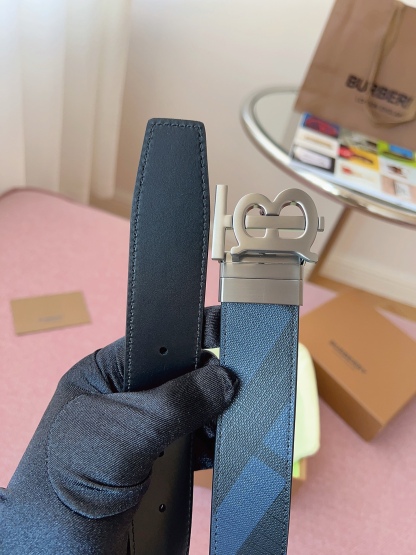 
Burberry博柏利品牌始終秉承傳統精髓，彰顯卓爾不凡的匠制工藝，優雅率性的英倫設計與銳意革新的時尚理念。3.5cm