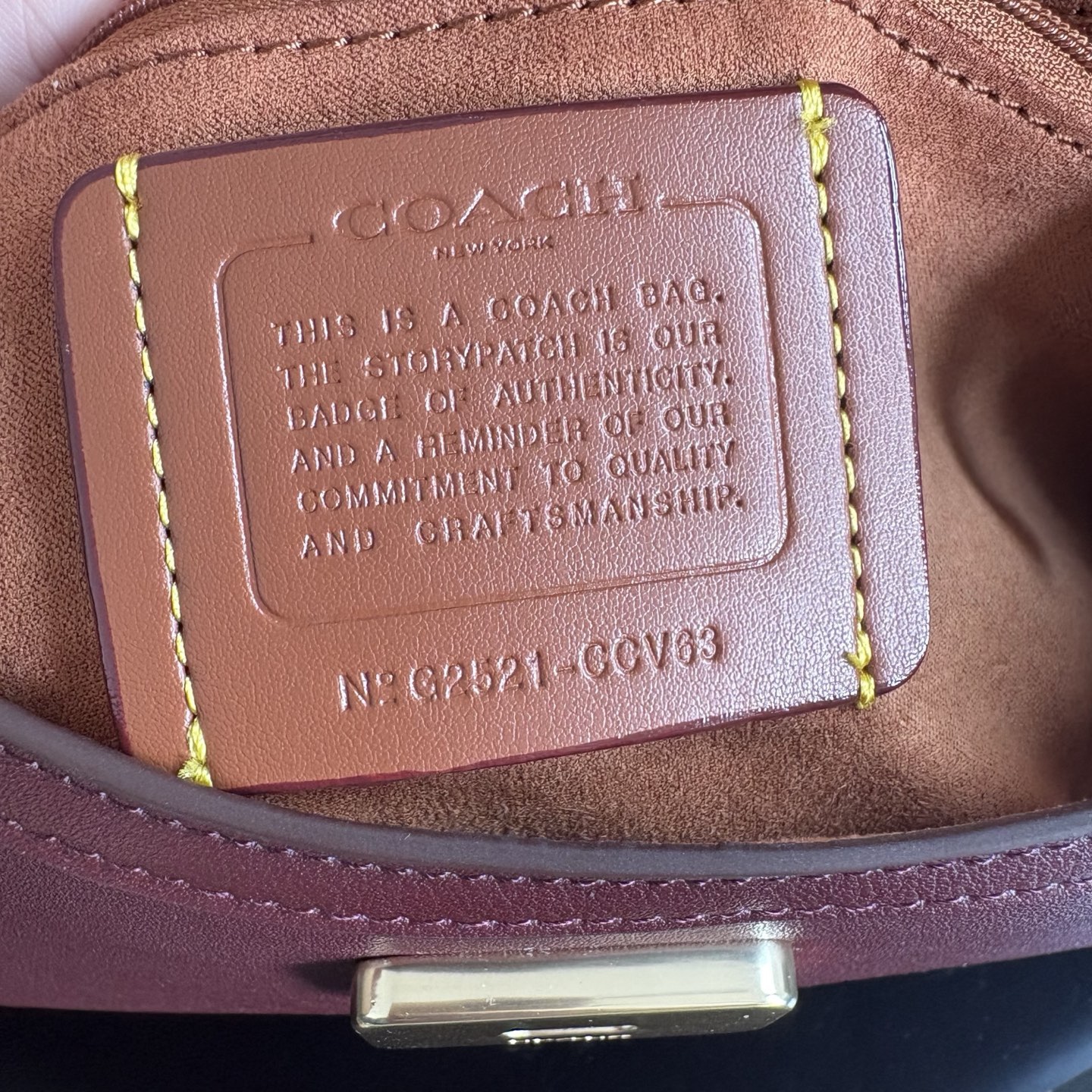 
【新品】COACH/蔻馳奧萊女士ETTA25號翻蓋單肩包腋下包高級通勤 CCV65尺寸25*13.5*6