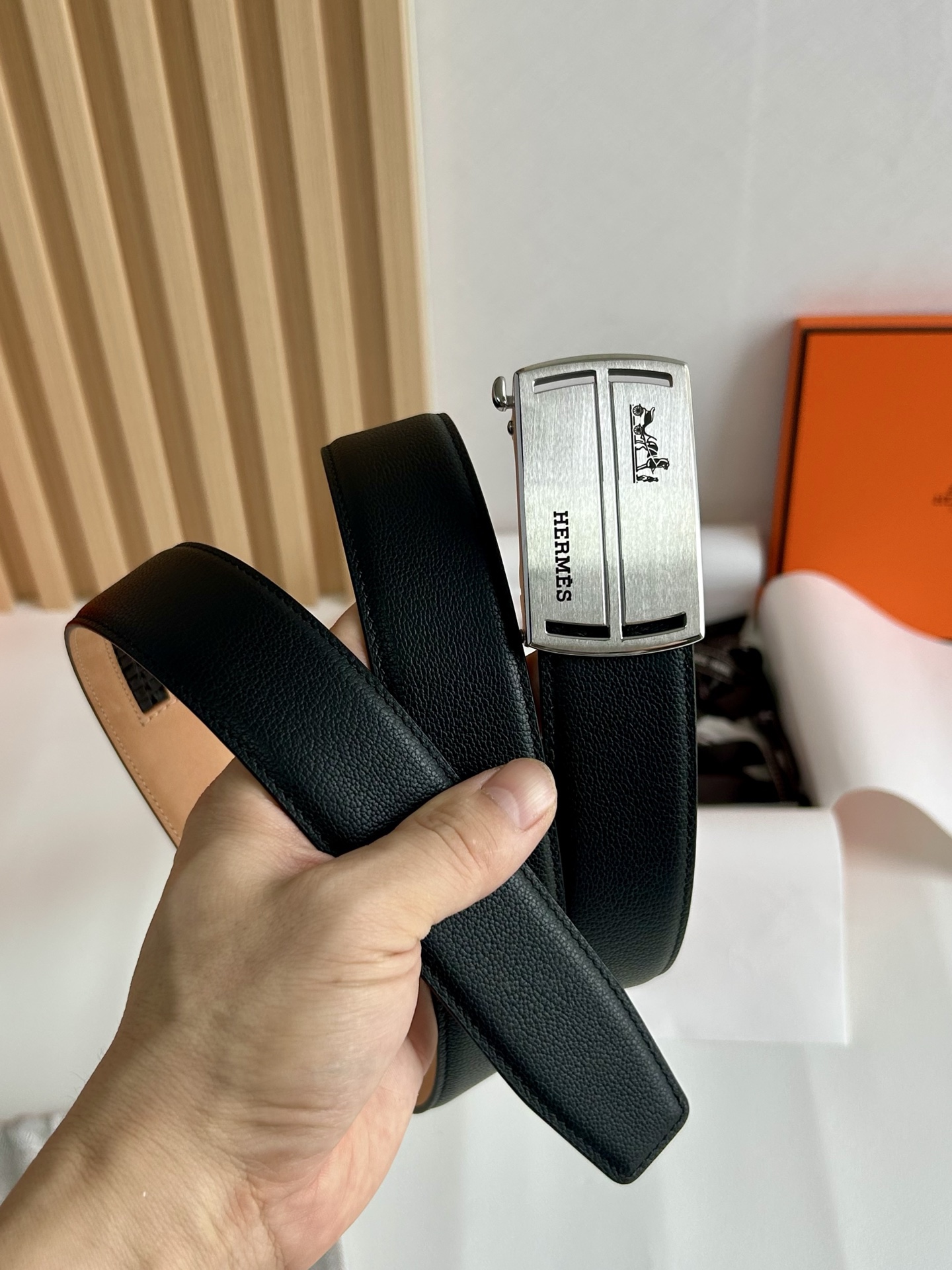 【H家】 新款紋路小牛皮腰帶，寬度3.5cm，搭配新款不鏽鋼自動扣，手感極佳、可以任意裁剪、永恆而經典！轉圖必大賣