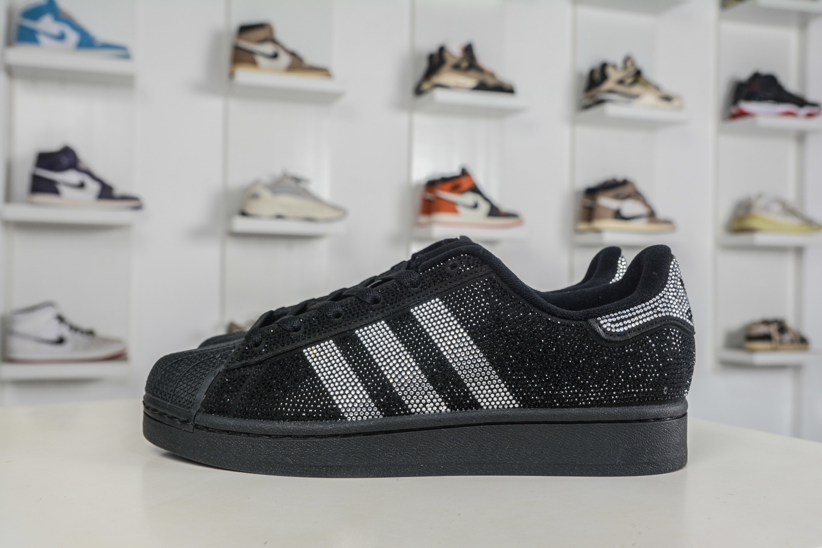 AD Originals Superstar 2 貝殼頭板鞋 
貨號：IH4200
尺碼：35⅓ 36 36⅔ 37⅓ 38 38⅔ 39⅓ 40