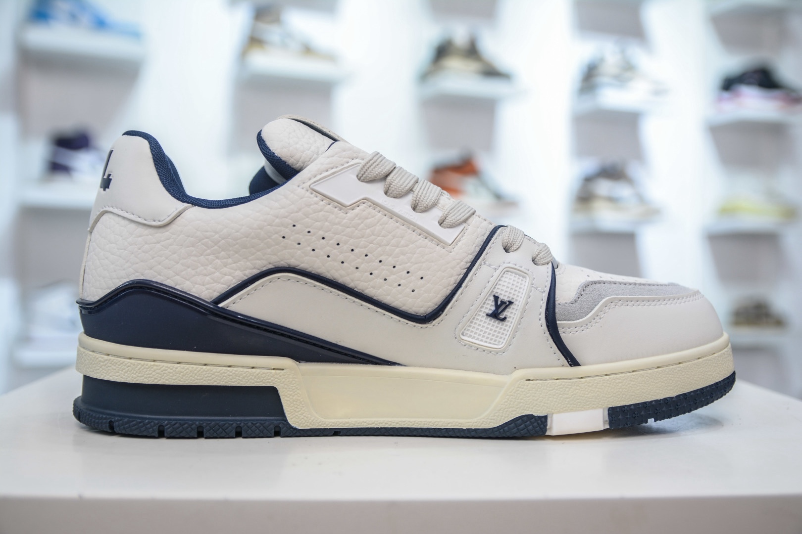 Louis Vuitton Trainer lv時裝走秀運動鞋板鞋 SIZE：36 37 38 39 40 41 42 43 44 45
