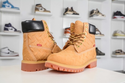 Supreme x Timberland 6 Inch Leather Boots"Black"添柏嵐經典戶外 
貨號: TB 010061 713
尺碼 39 39.5 40 41 41.5 42 43 44 45