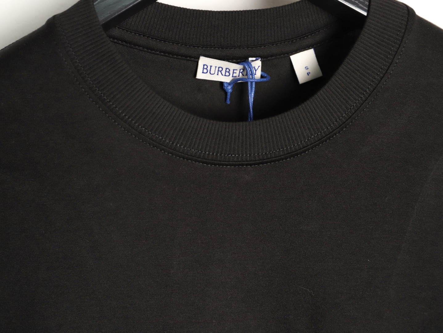 🔝BURBERRY巴寶莉BBR 格紋拼袖短袖T恤
正品購入，50支雙股100%精梳棉170克，2*2精品羅紋210克，面料拼接，面料酵洗，定制1：1商標，合身版型
B Size：S-XL