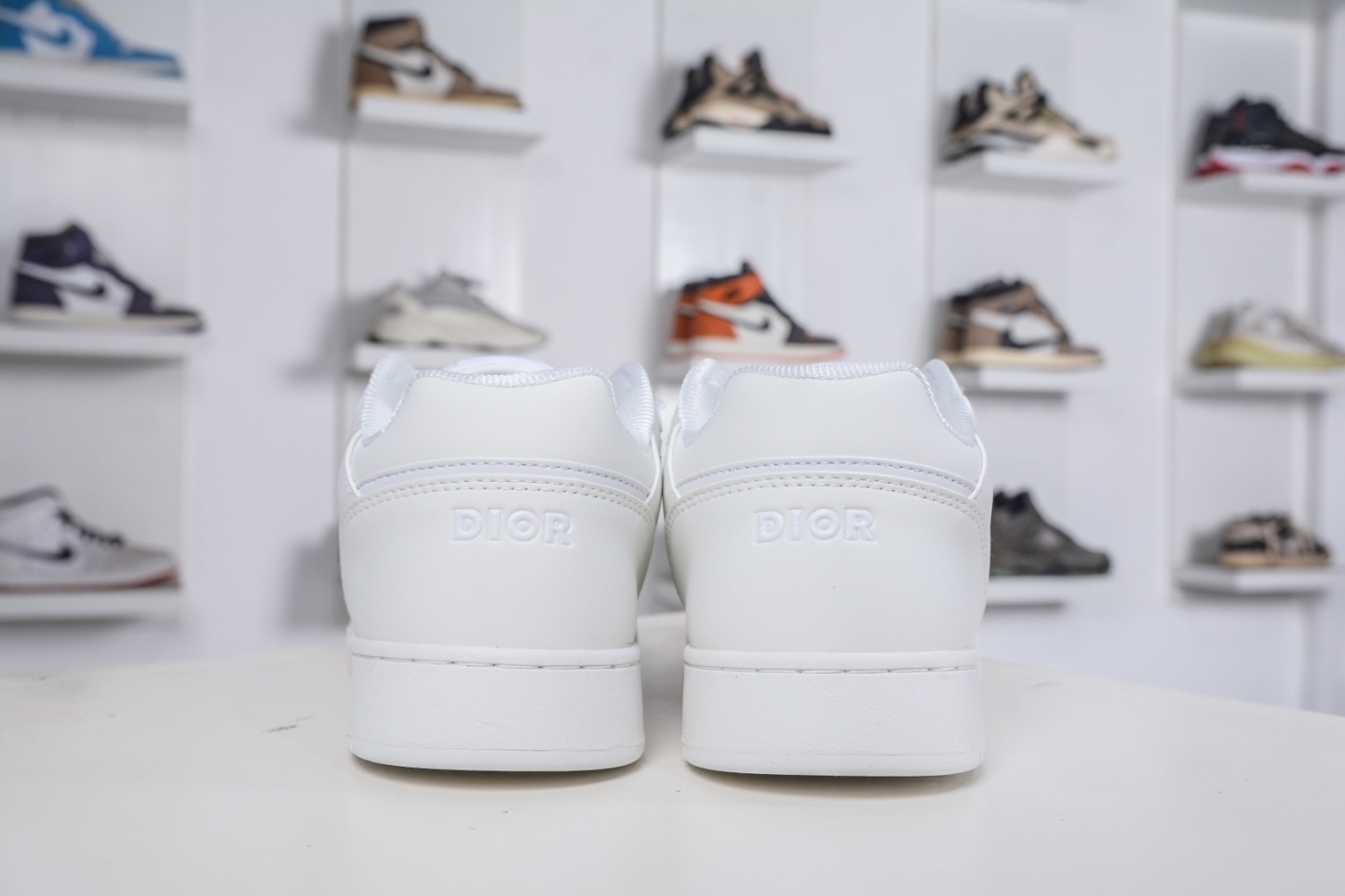 迪奧/Dior B27 Oblique Galaxy Low Top Sneakers B27系列低幫復古真皮百搭運動休閒板鞋 
貨號：3SN272ZIR16536
尺碼：38 39 40 41 42 43 44 45 46