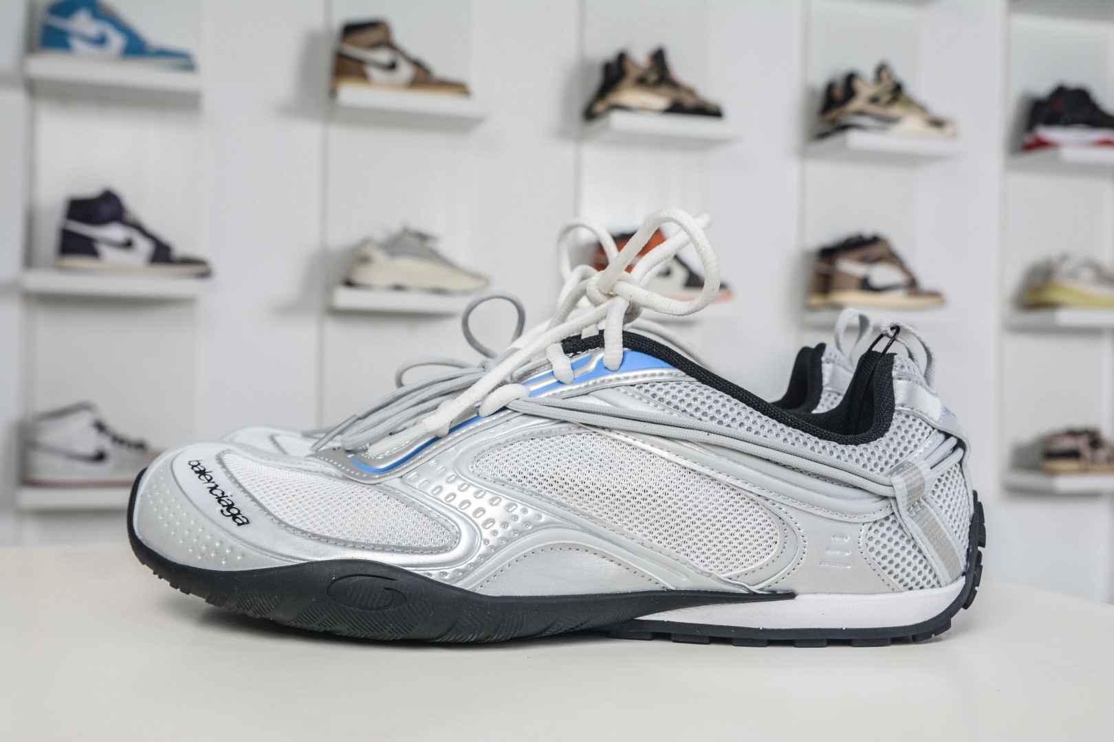 Balenciaga巴黎世家 25代 Radar 圓頭系帶 做舊效果 巴黎新款 
貨號：865703 WSTGL 9114
尺碼：35 36 37 38 39 40 41 42 43 44 45