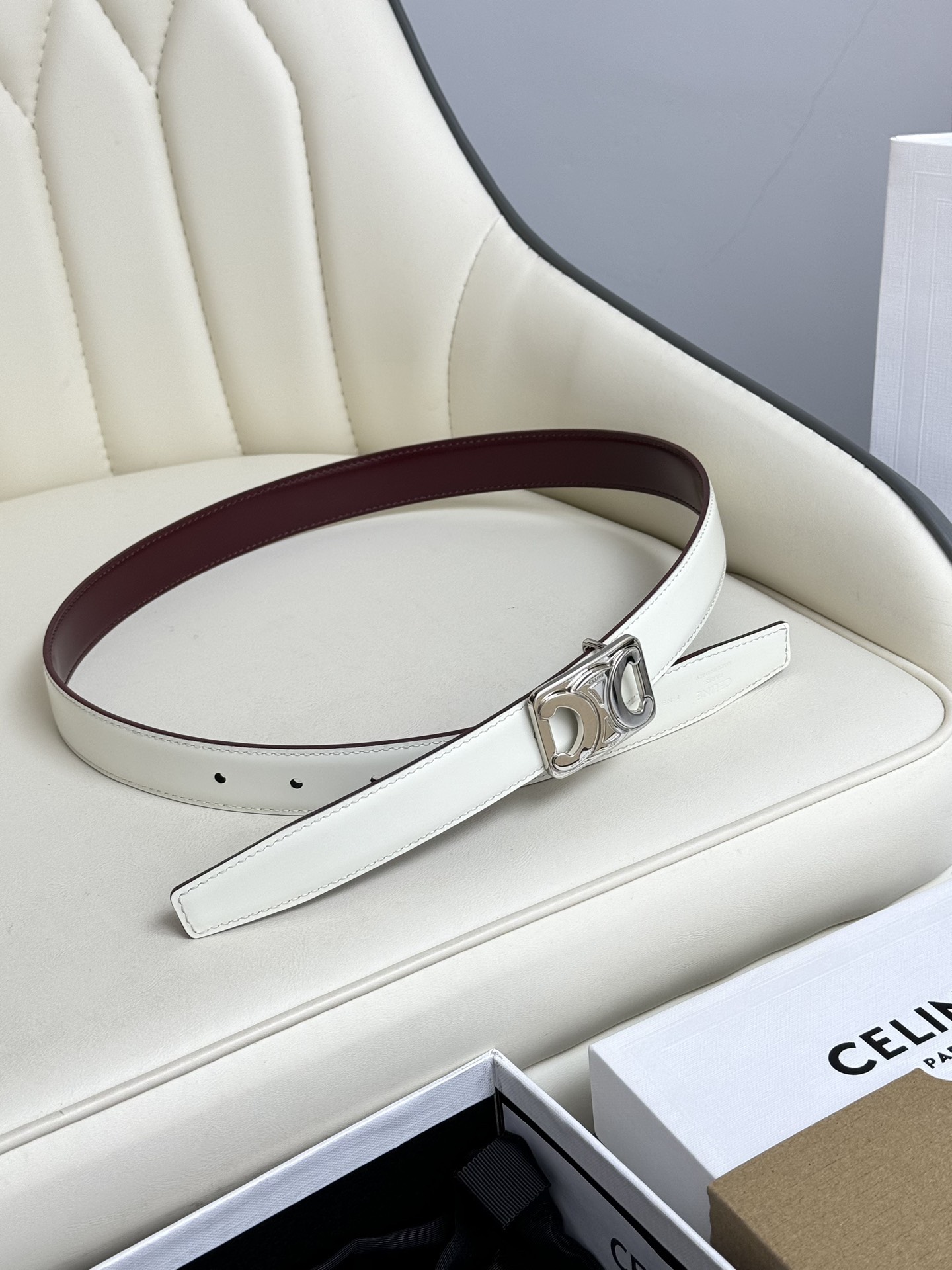 賽琳女裝原單新款寬度:2.5cm精品凱旋門銅扣，正品復刻進口精選優質頭層小牛皮，全粒面小牛皮，比拼正品無壓力。