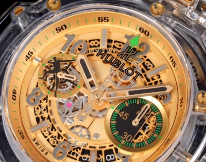 HBF  FACTORY 恆寶HUBLOT 宇舶表年度最佳復刻作品——宇舶BIG BANG系列411.JX.4802.RT“全透明腕表”
【精彩細節】1.還原正品錶盤後龍飛鳳舞的鏤空佈局，2.採用與原裝同樣的丙烯酸有機玻璃極致克隆——完成不可能完成的任務。該材質不僅硬度高，且具有抗鑫腐蝕，耐磨損等卓越物理特性。
【機芯功能】腕表直徑45mm。採用增強版計時7750機芯改原裝HUB.1242型芯，實現所有功能吻合正裝。
【精益求精】全力以赴，層層把關，在保證完美“透視感官”的同時，竭心盡力還原正品